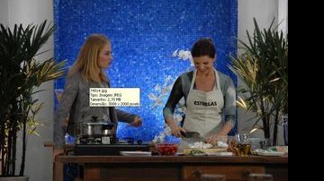 Débora Bloch cozinha para Angélica no programa Estrelas - TV Globo/ Site de Imprensa