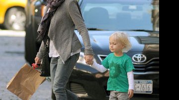 Naomi Watts e o filho Alexander - City Files