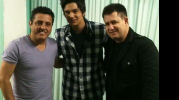 Luan Santana com a dupla Bruno e Marrone - Reprodução Twitter
