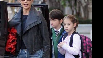Catherine Zeta-Jones e os filhos, Dylan e Carys - City Files