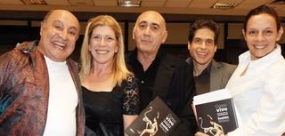 Ivaldo Bertazzo recebe Regina Elena Mesquita, José Possi Neto, Rubens Caribé e Rosi Campos no lançamento de seu livro, em São Paulo. - CAUÊ MORENO, DANIEL IN, IGOR DUARTE, LORENZO FABRI, MARIANA DEIENO ALTENFELDER, MARINA MALHEIROS, MONICA PEGADO, PAULO VIEIRA/CAPÍTULO HUM E SANDRO GUIMARÃES