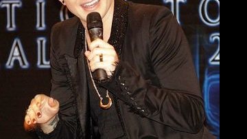 Vencedor do American Idol 2009, Adam Lambert anuncia tour, em Kuala Lumpur, Malásia. - DIVULGAÇÃO, FERNANDA SABA, JANETE LONGO, JOÃO PASSOS, JULIA GUTIERREZ, REUTERS e ZÉ LUIS SOMENS