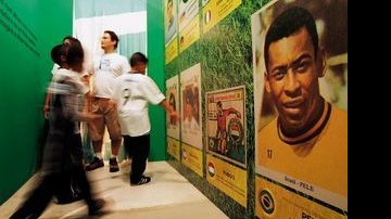 Rei Pelé, o eterno gênio da bola, chega aos 70 anos - REUTERS