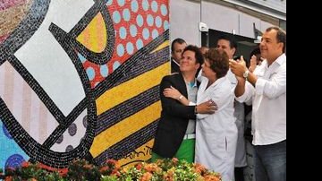 Romero é parabenizado pela presidente eleita e pelo governador fluminense ao ceder o painel Novo Dia ao Hospital da Mulher. - ANDREA NADER