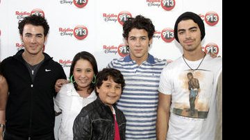 Vitor e Vitória tietam os Jonas Brothers - Divulgação