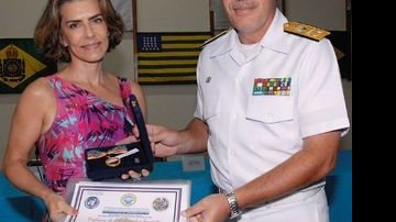 Diplomas e medalha para Maitê Proença - ROBERTO VALVERDE