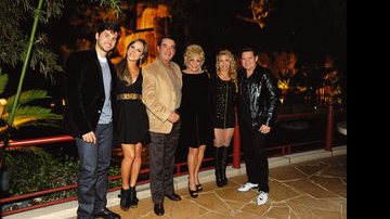 Em Las Vegas, a anfitriã recebe Márcio Pedreira com sua Claudia Leitte, Cesar Salas e o casal Joelma e Chimbinha. - JAYME DE CARVALHO JR.