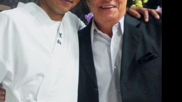 Em SP, Gilberto Pereira cozinha na atração apresentada por Ronnie Von, na TV Gazeta. - ACACIO NASCIMENTO, ANDERSON VINICIUS DE MORAES, CAIO FAGUNDES, GABRIEL CAPPELLETTI, JULIANA CENSI, LUIZ RIBEIRO, MÁRCIA ALVES, MÁRIO LEITE, MURILO CARDOSO, PEDRO FELIX E RAFAEL MELO
