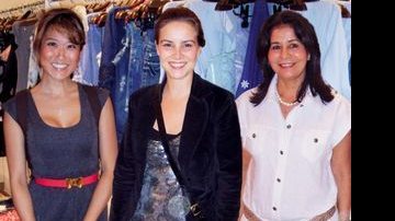 As produtoras de moda Karen Fujisaki e Andréia Sant'Anna na nova loja de Heloisa Machado, que leva o nome da estilista, em SP. - ALEXANDRE MENEZES, ANDRÉ VICENTE, DÉCIO FIGUEIREDO, LUIS DÁMBROSIO, MARIANA VIANNA/DIVULGAÇÃO, RAFAEL DE PAULA, RAFAEL RENZO E VIVIAN FERNANDEZ