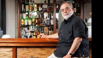 No Aboo Wine Lounge Bar, do Sofitel São Paulo Ibirapuera, Coppola fala do longa Tetro. - JONAS CUNHA E MARCO PINTO / SAVONA