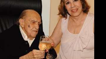 Celebração de Niemeyer com a amada, Vera Lúcia. - IVAN FARIA