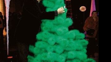 Jean-Paul Gaultier e sua árvore de Natal - QUEEN