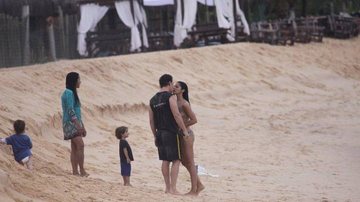 Matthew McConaughey, Camila Alves e o filho Levi - AgNews / AgNews