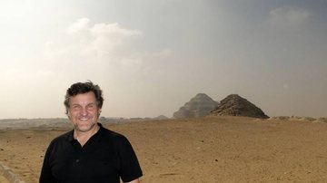Antonio Calloni tira foto com as pirâmides do Egito ao fundo - Arquivo Pessoal