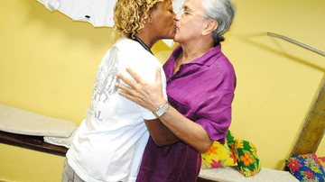 Caetano Veloso dá beijaço em Mart'nália - Uran Rodrigues/Divulgação