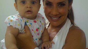 Sheila Carvalho e a filha Giulia - Twitter