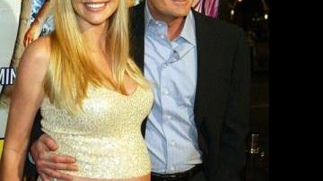 Charlie Sheen e Denise Richards quando ainda estavam casados - Getty Images