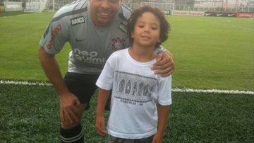 Ronaldo e o filho Alex - Reprodução Twitter