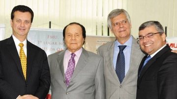 O prefeito de SP, Gilberto Kassab, Edevaldo Alves da Silva, Caio Luiz de Carvalho e Arthur Sperandeo, em SP. - AG. EDGAR DE SOUZA / JUBERTO SILVA, ANA PAULA TODISCO, DANE TARANHA, EDGAR DE SOUZA, FELIPE VIEIRA, HUGO PADILLA, HUNTER FOTOGRAFIAS, MÁRIO OLIVEIRA E RODRIGO TREVISAN