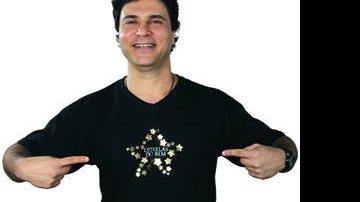 Frejat fotografa para a campanha 'Estrelas do Bem' - Divulgação