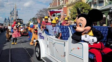 Mineiros chilenos visitam a Disney - REUTERS