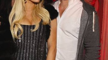 Paris Hilton e o namorado Cy Waits - Divulgação/ Belvedere