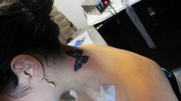 A primeira tatuagem de Vanessa Hudgens - City Files