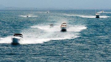 Badalação e show de técnica em prova náutica em Ilhabela - EDU GRIGAITIS