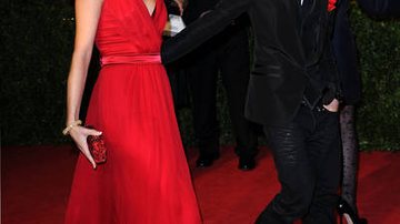 Justin Bieber e Selena Gomez chegam de mãos dadas ao Red Carpet - Getty Images