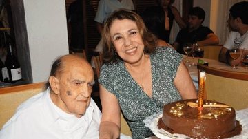 Oscar Niemeyer festeja a amada - JOÃO MÁRIO NUNES
