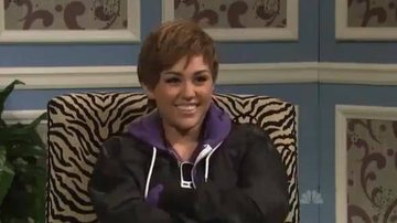 Miley Cyrus imita Justin Bieber em programa de TV - Reprodução