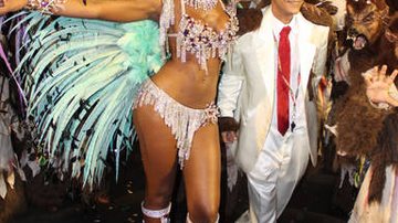 Cris Vianna se emociona ao final do desfile da Grande Rio - Foto Rio News