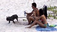 Paulinho Vilhena e Thaila Ayala curtem a praia no Rio de Janeiro - Adilson Lucas / AgNews