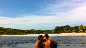 Preta e o marido: beijo romântico no interior da Bahia - Twitter