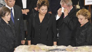 Mariza Alencar, Dilma Rousseff, Luiz Inácio Lula da Silva e Marisa Letícia no velório de José Alencar esta quarta-feira, 30, em Brasília - José Cruz/ABr