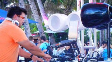 André Marques discoteca em festa em Miami - Reprodução/Twitter