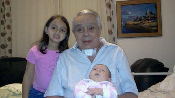 Chico Anysio e as netas Isabela e Sofia - Reprodução / Twitter