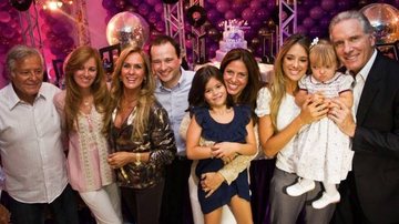 Família Pinheiro faz festa em SP - IBRAHIM CRUZ