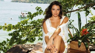 Na Ilha de CARAS, a atriz, no ar em Malhação, seu primeiro trabalho na TV, fala do namoro com Cláudio Heinrich e da realização - Yuri Graneiro