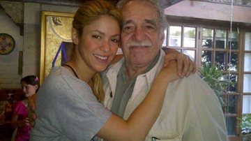 Shakira registra momento ao lado de Gabriel García Márquez - Reprodução Twitter