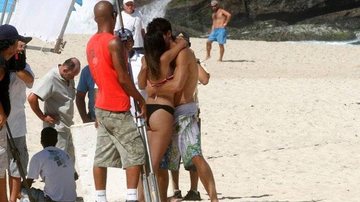 Jonatas Faro e Giovanna Lancellotti gravam na praia do Leblon - Edson Teofilo/Photo Rio News