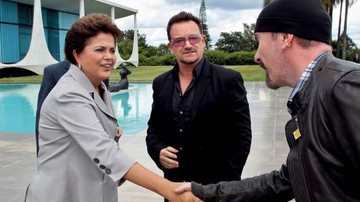 Presidente Dilma Rousseff recebe os irlandeses do U2 - ROBERTO STUCKERT FILHO/PR