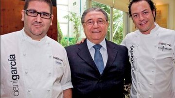 Rui Manuel Oliveira, ao centro, recebe os chefs Dani Garcia e Sergio Torres em hotel durante encontro de gastronomia, em São Paulo. - JOÃO PASSOS / BRASIL FOTOPRESS, L.R. COMUNICAÇÃO E SÉRGIO DE PAULA