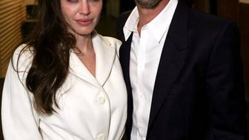 Angelina e Brad nos bastidores do teatro Ahmanson, em Los Angeles - Getty Images