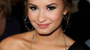 Demi Lovato durante coletiva de imprensa do American Music Awards em 2010