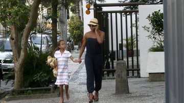 Adriana Bombom passeia com Olívia - Photo Rio News