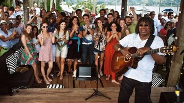 Representante de uma geração de estrelas da música brasileira, Milton encanta os convidados vips tendo ao fundo a bela vista da baía de Angra dos Reis. - MURILLO CONSTANTINO, RENATO WROBEL E CAIO GUIMARÃES