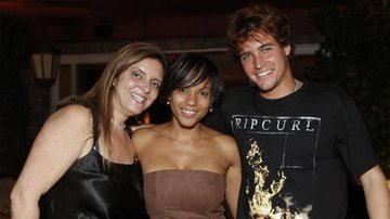 Rita Bassi, com o novo casal: Felipe Dylon e Aparecida Petrowky - Rogério Resende