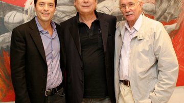 O autor da trama, Tiago Santiago, José Dirceu, e o diretor, Reynaldo Boury - Lourival Ribeiro / SBT