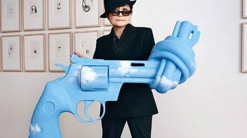Yoko Ono faz arte em prol do bem - QUEEN